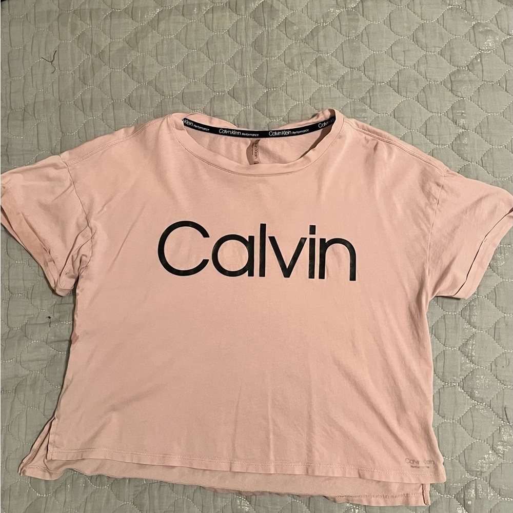 CALVIN KLEIN~PINK CROPPED TEE~M